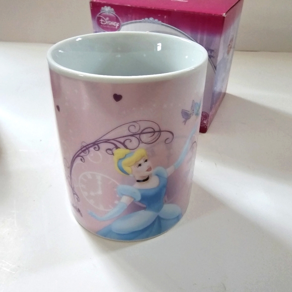 Disney Princesses mug  collection mugs in a box set of two 2 classic Bell - Picture 4 of 8